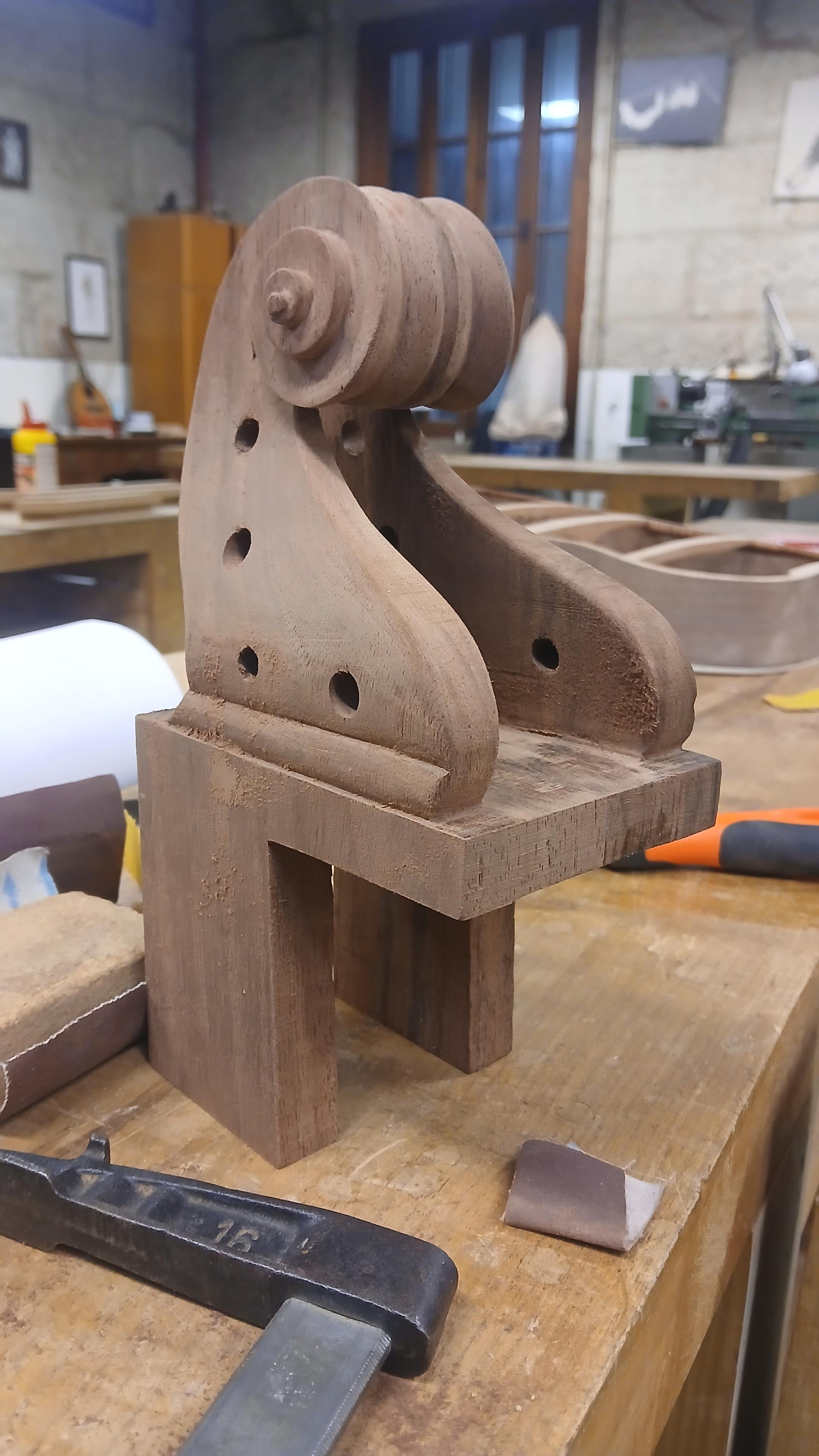 Hurdy gurdy detailed peghead